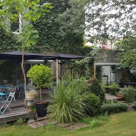 L'arbre Rouge Maison d'hôtes *