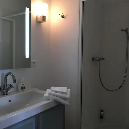 L'arbre Rouge Génissac