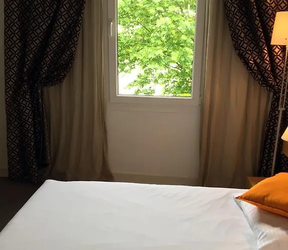 L'arbre Rouge Génissac