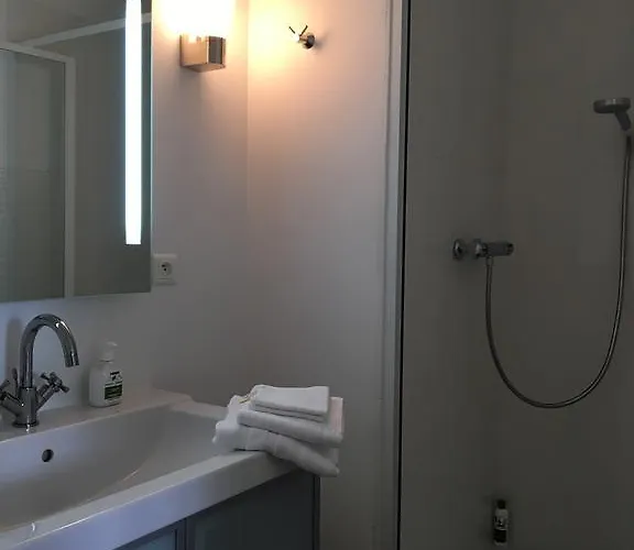 L'arbre Rouge Génissac